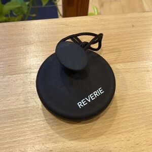 GM Reverie scalp massager black